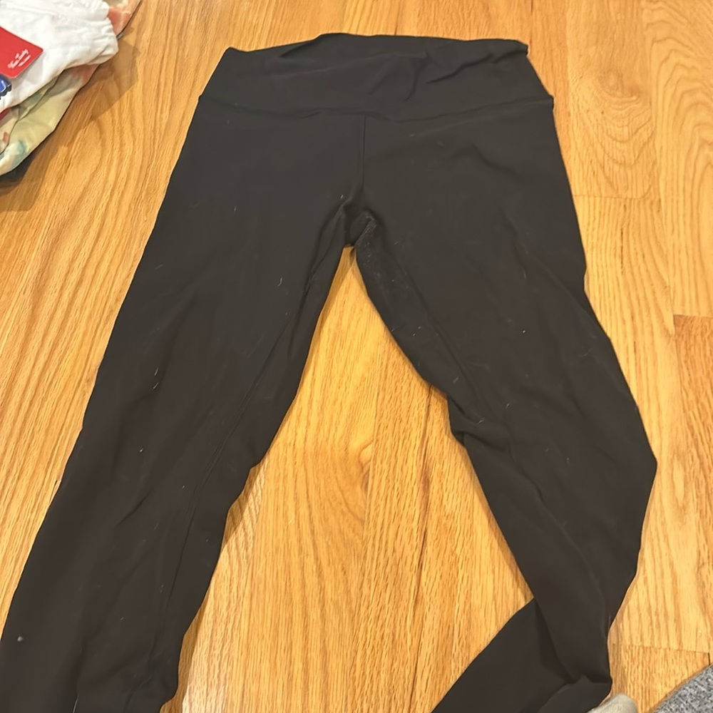 black lululemon leggings